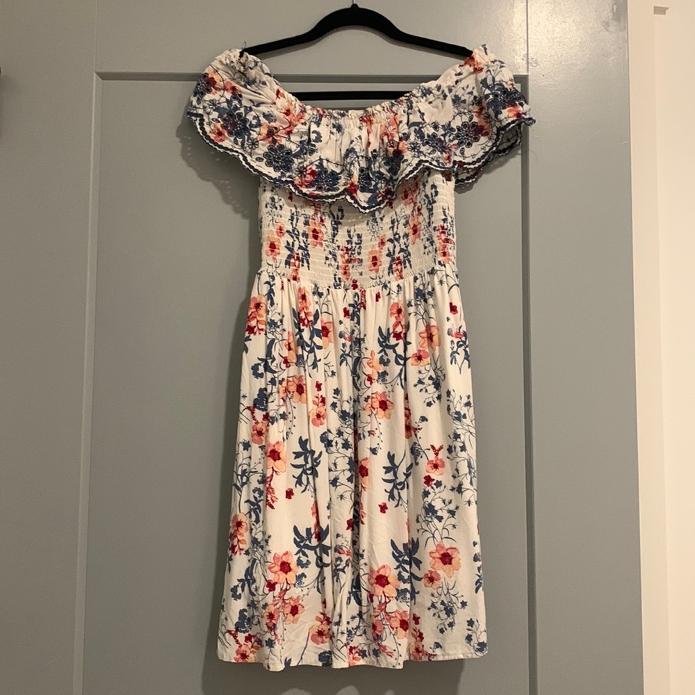 Comfy floral Xhilaration dress with pockets!